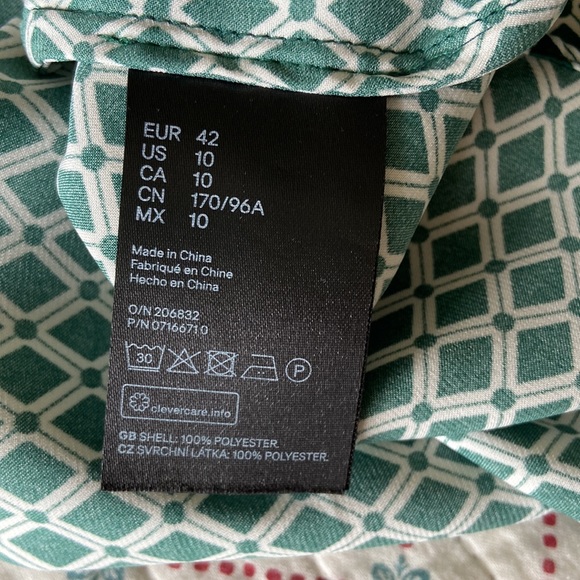 H&M Sleeveless Blouse Size 10 Green White Diamond Pattern Silky Tie Back Retro - Picture 7 of 7
